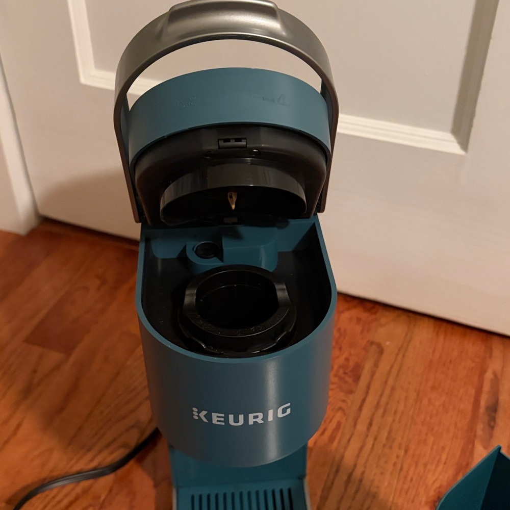 Keurig Coffee Brewer - Picture 6 of 10